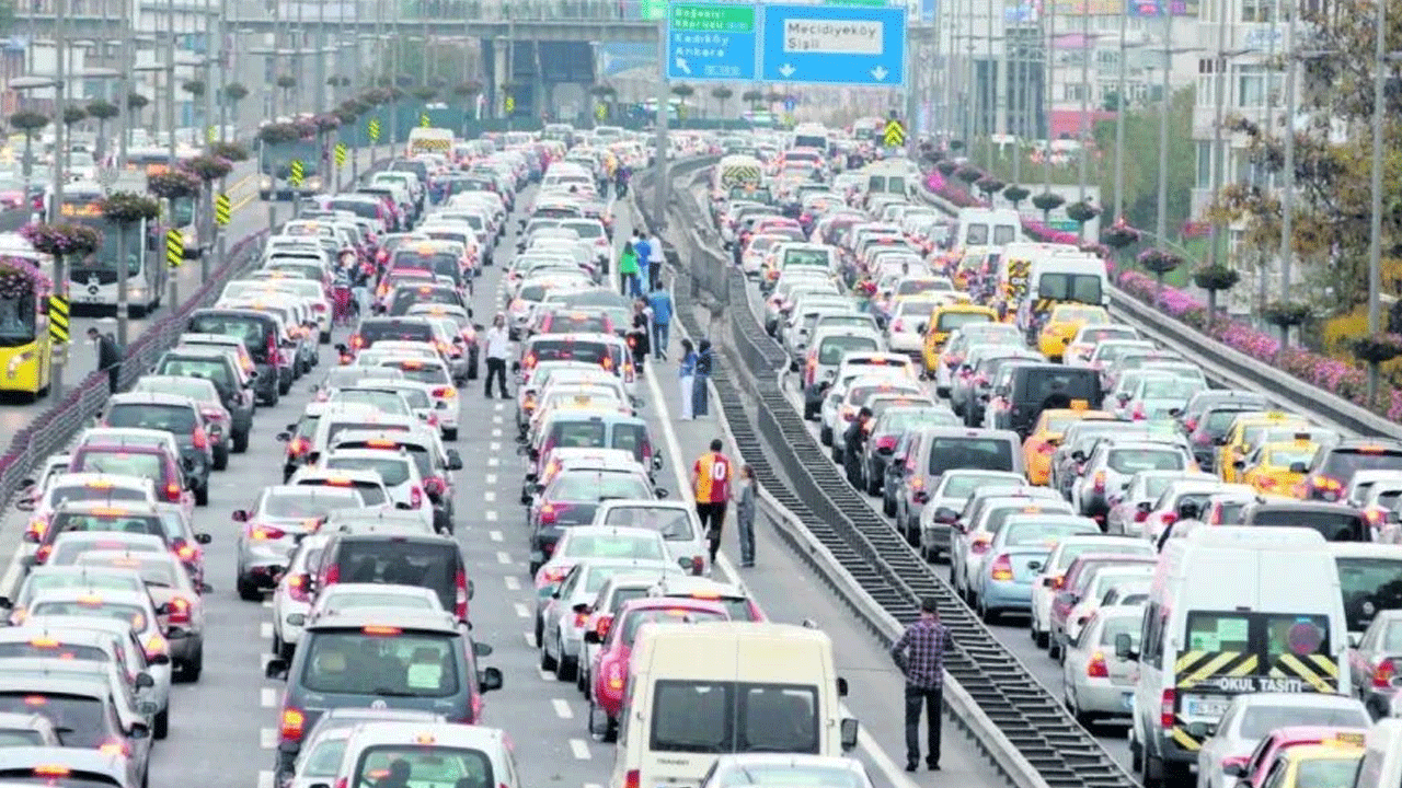 İstanbullular dikkat: Bu yollar trafiğe kapatılacak!