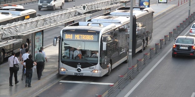 O metrobüs durağı bu gece kapatılıyor