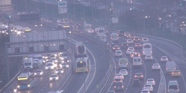 İstanbullular dikkat! Trafik durma noktasına geldi