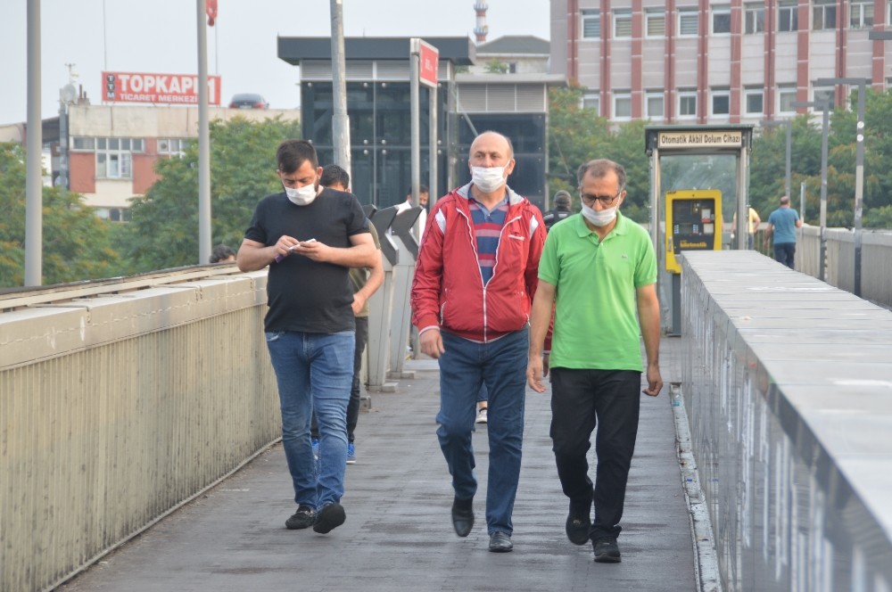 İstanbullular güne maske ile uyandı 