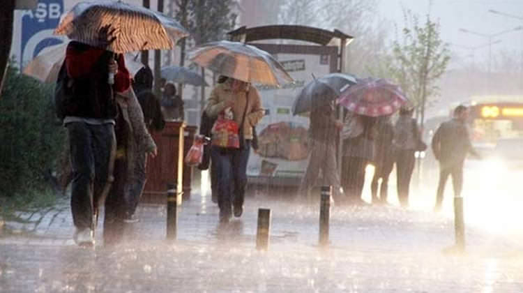 İstanbullulara uyarı: Sağanak yağmur geliyor