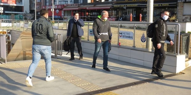 İstanbulluların çilesi bitmiyor... İsyan ettiren metro arızası!
