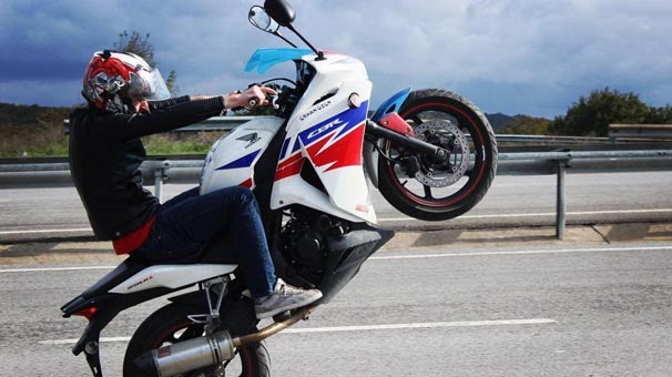 İstanbul'u birbirine katan motosikletli maganda enselendi