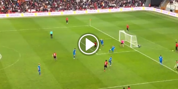 İstanbul'u inleten gol Barış'tan!