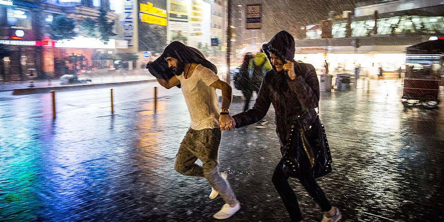 İstanbul'u sağanak yağış vurdu!