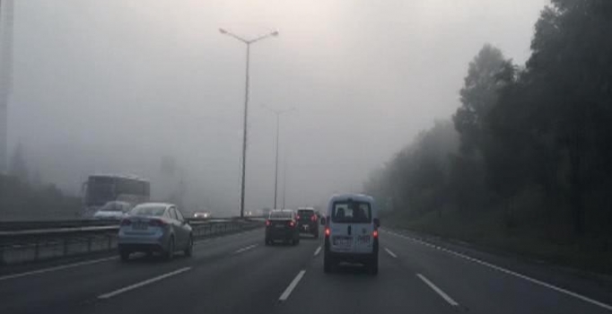 İstanbul'un bazı bölgelerinde sis etkili oldu