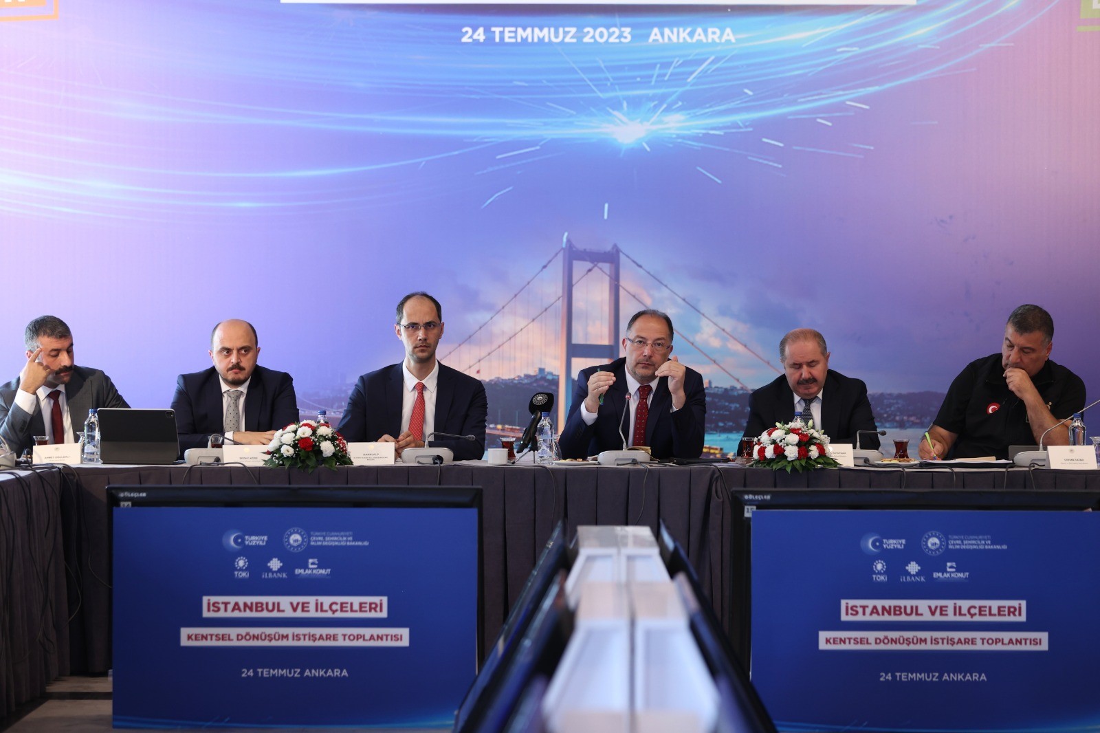 İstanbul’un dönüşümü için ilk adım atıldı! İBB ve 39 ilçe belediyesinden temsilcilerin katılımıyla toplantı gerçekleştirildi