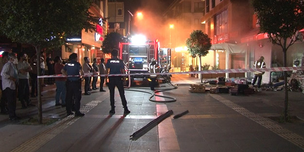 Kentin gece vakti ateşi çıktı! Çok sayıda iş yeri alevlere teslim oldu