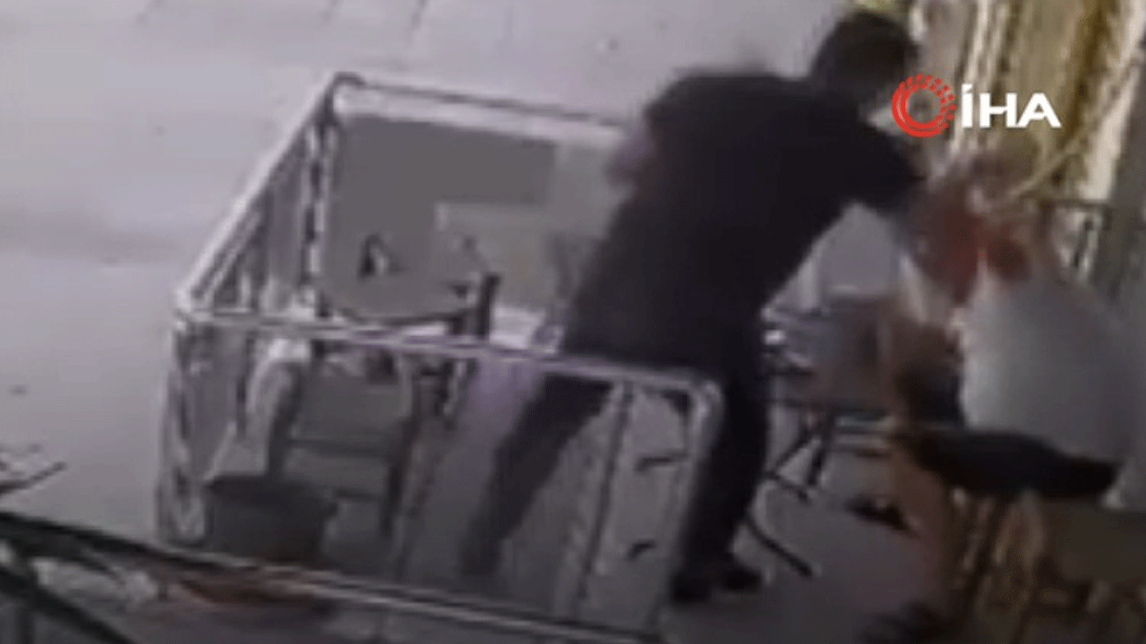 İstanbul'un göbeğinde gündüz vakti silahlı gasp! O anlar kamerada!