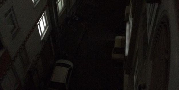 İstanbul'un göbeğinde ışıksız sokak!