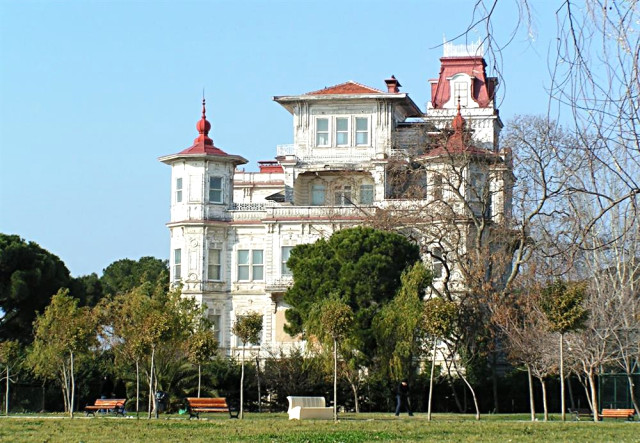 İstanbul'un gözdesi satışa çıkarıldı! İstenen rakam dudak uçuklatıyor