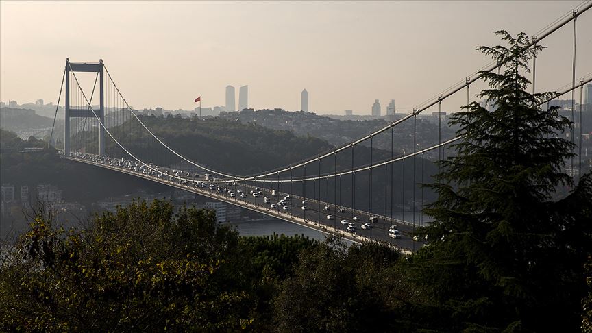 İstanbul'un iki yakası arasındaki araç geçişi yüzde 52 azaldı