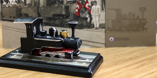 İstanbul'un kayıp treni tüm bilgileriyle kitaplaştı