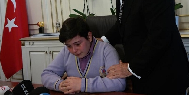 İstanbul'un küçük başkanı gözyaşlarını tutamadı