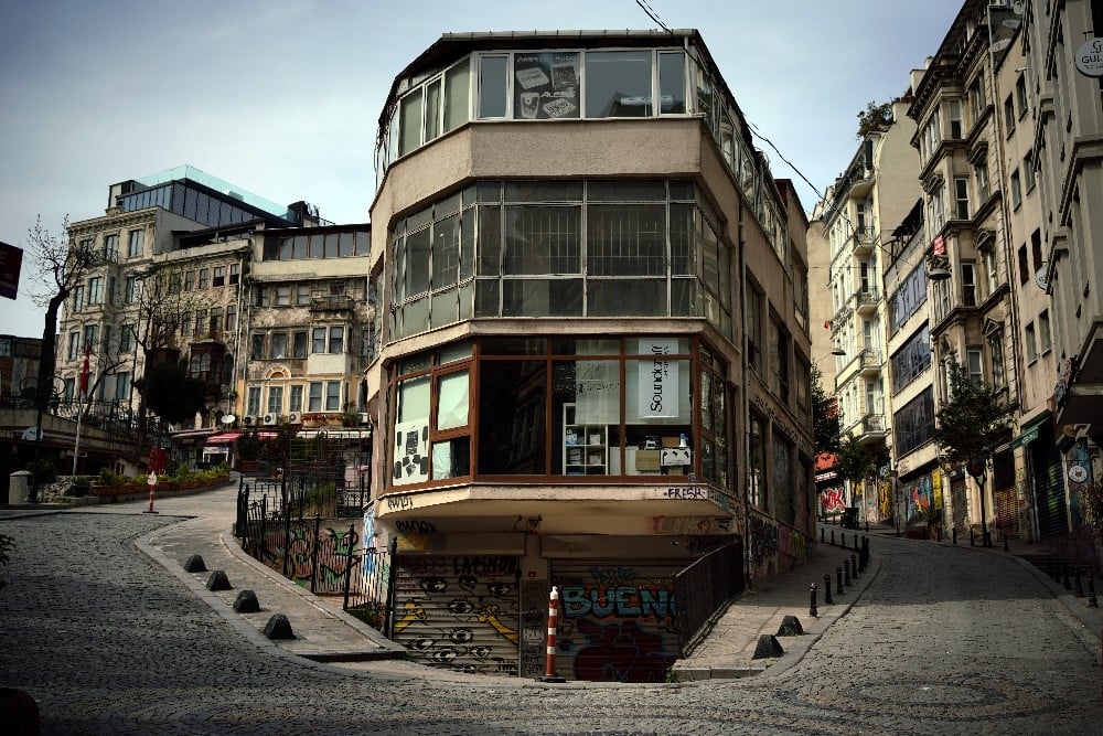 İstanbul’un sokaklarında korona virüs sessizliği 