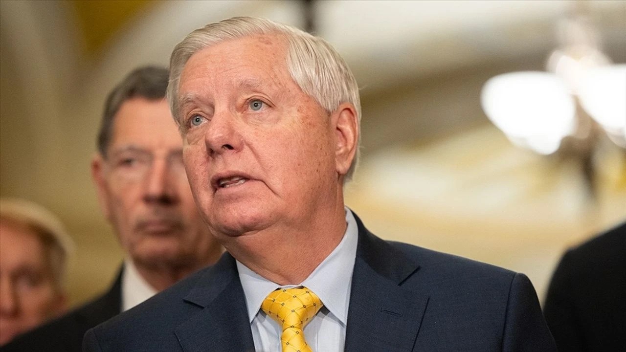 İşte ABD’li senatörün kafasındaki tilkilik! Dünyaya bunlarla mı barış gelecek daha çok beklersiniz