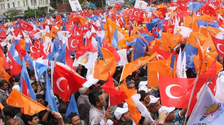 İşte AK Parti'nin sahaya ineceği tarih