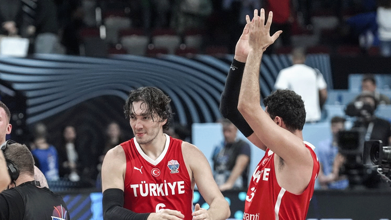 İşte EuroBasket 2025 finalinde oynayan 12 dev adamın boyları