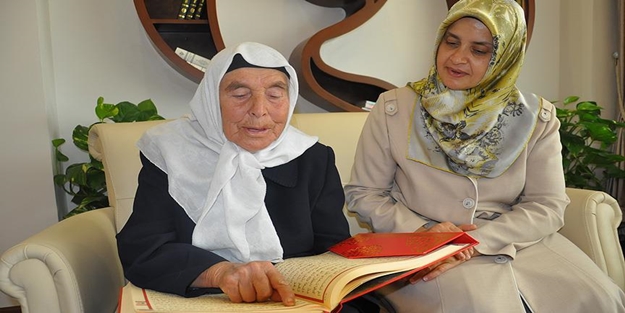 İşte azim! Geç de olsa 83 yaşında Kur'an-ı Kerim okumayı öğrendi