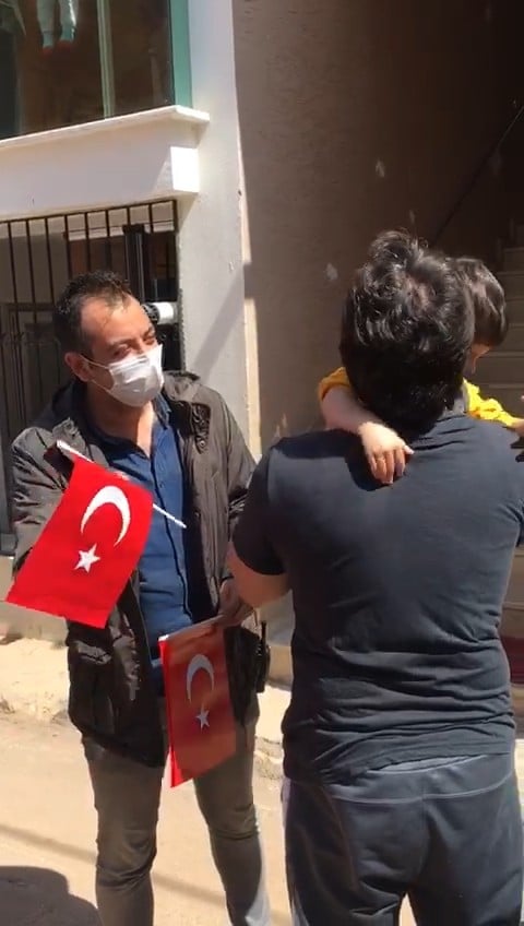 İşte bizim bayrak sevgimiz 