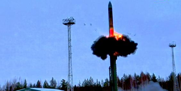 İşte bu hiç hesapta yoktu! Kıyamet füzesi ateşlenmek üzere sığınaktan çıkarıldı