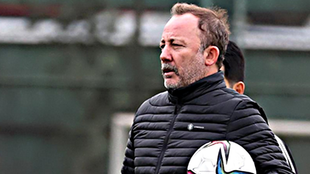 İşte bu kafayla büyük hoca olamıyorsun Sergen Yalçın! Futbolseverler küplere bindi! Olay paylaşım… Duyanlar kulaklarına inanamadı…