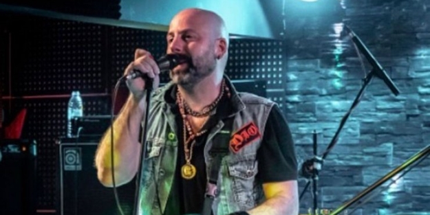 İşte 'çağdaşlık', işte sanattaki 'ince ruh'! Şarkıcıyı bakın neden katlettiler