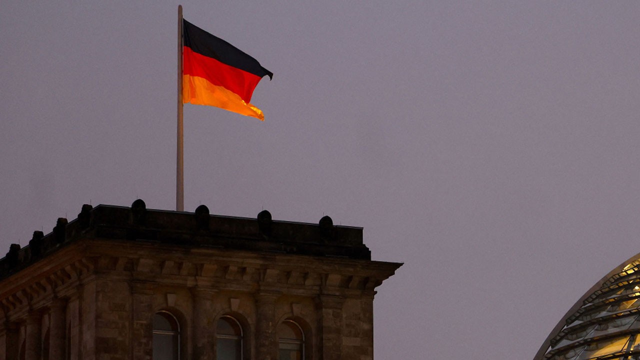 İşte çarpıcı anketin sonuçları! Almanlar ABD gerçeği ile yüzleşti