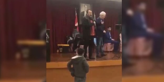 Türk bayrağı önünde terör propagandası!