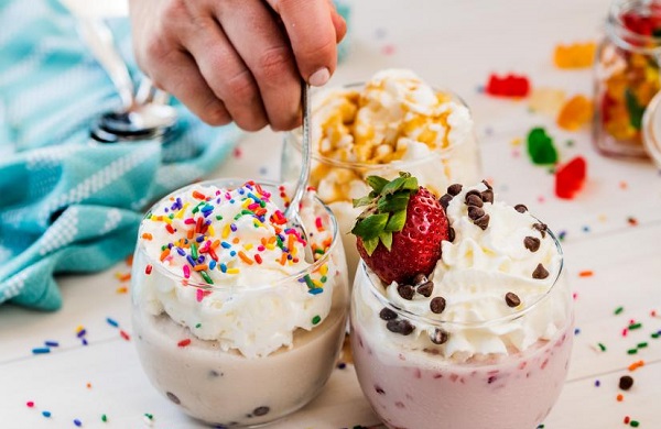 İşte, damakları şenlendiren krema dondurma tarifi