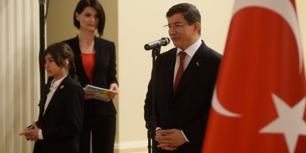 İşte Davutoğlu minik koruması Ece
