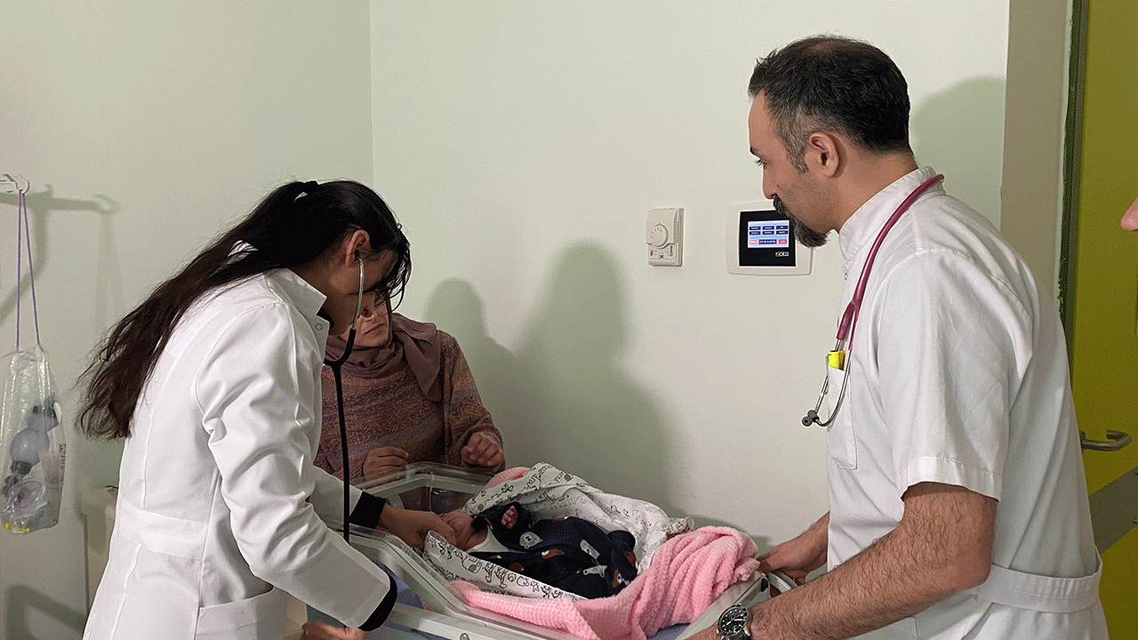 İşte doktor dediğin böyle olur! Bir yenidoğan çetesine bakın bir de bunlara