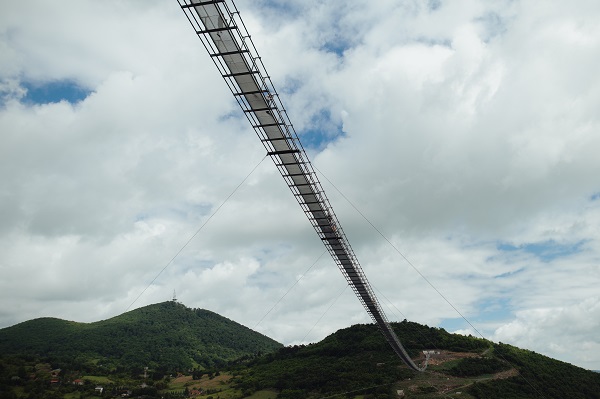 İşte dünyanın en uzun yaya asma köprüsü