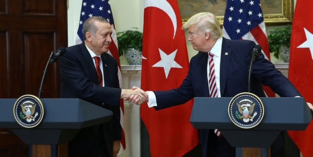 İşte Erdoğan-Trump görüşmesinde 'kol' hareketinin anlamı