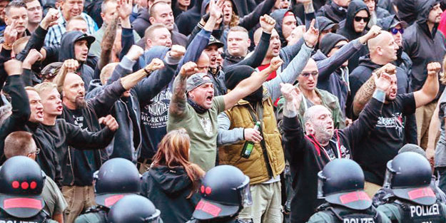 İşte gâvur kafası: Türkleri bilerek yaktım, yine yakarım! Haçlı’nın derdi İslam