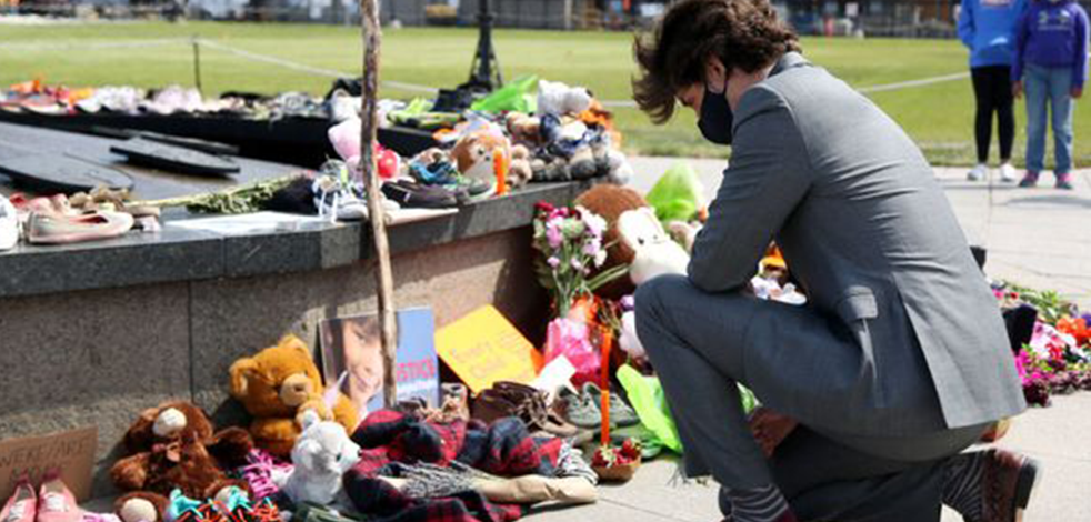 İşte gerici Batı ve Kanada’dan gelen karar: Artık yerlilerin çocuklarını alıkoymayacağız