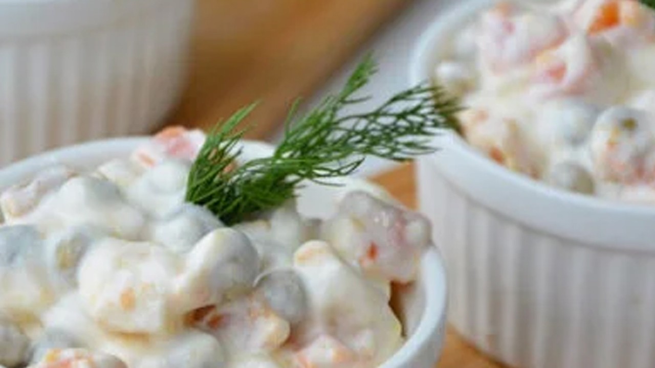  İşte günün özel tarifi: Ev yapımı Rus salatası (Tam kıvamında) nasıl yapılır?