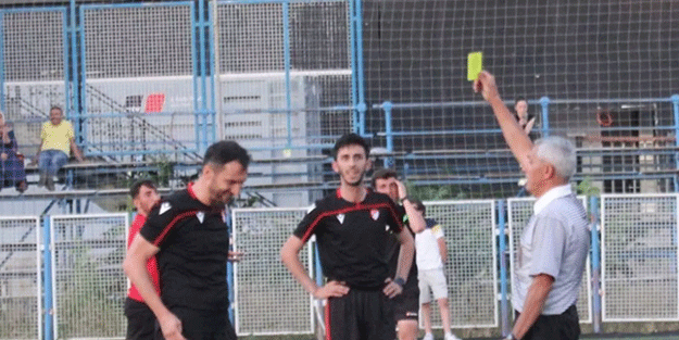 İşte hakemliğin babadan oğula geçtiğinin resmi! Hakem olup yukarılara yükselmek bu gidişle zor