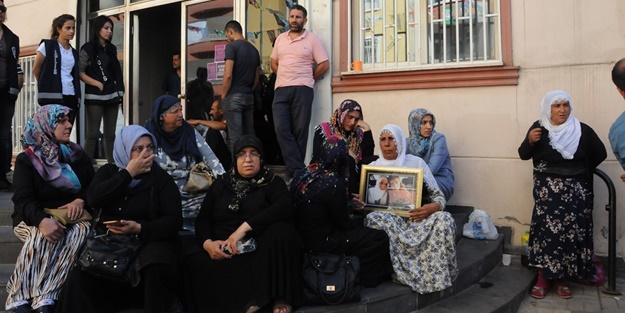 İşte HDP'yi anlatan kare! Acılı annelerin sesi oldu