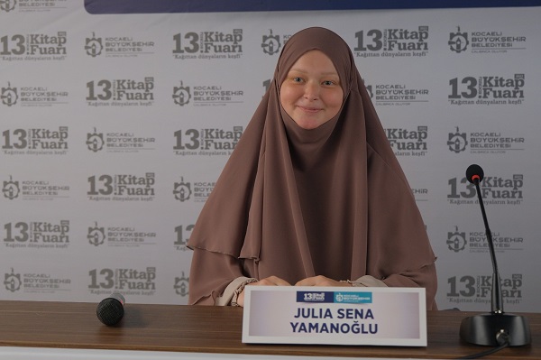 İşte Julia’nın İslam ile şereflenme hikayesi! Ateist ailenin müslüman çocuğu