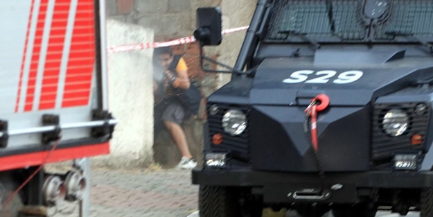 İşte kare kare Sultanbeyli'de çatışma anı