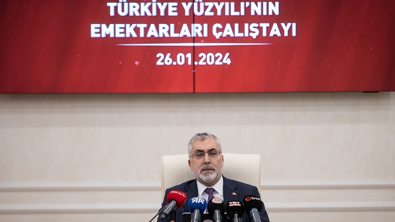 İşte müjde gibi müjde! Bakan Vedat Işıkhan, emeklilere güzel haberi verdi: O hizmetlerde indirim olacak