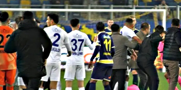 İşte o yumruğun sebepleri! Halil Umut Meler'in saç-baş yolduran kararları...