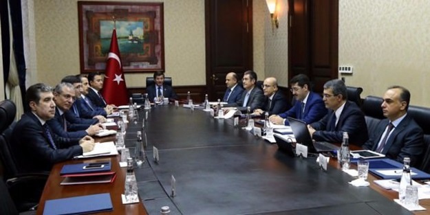 İşte partilerin ekonomi kurmayları