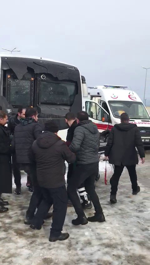 İşte saldırıya uğrayan servis otobüsü 