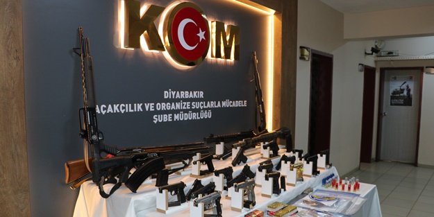 İşte silahlı suç örgütüne yönelik operasyonda ele geçirilenler!