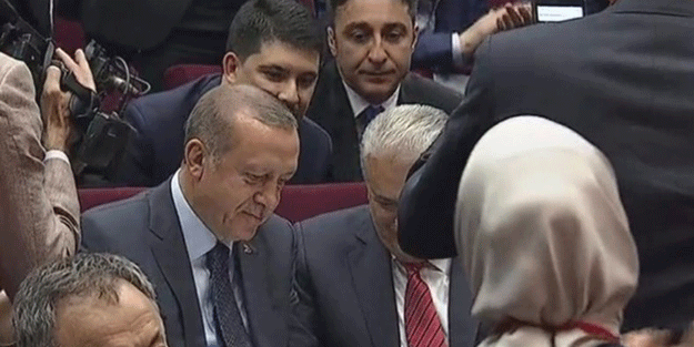 İşte tarihi an… Cumhurbaşkanı Erdoğan resmen AK Parti’de