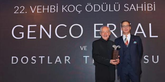 İşte Türkiye'deki 'Sol' gerçeği... Solcu sanatçı Genco Erkal, 100 bin dolarlık 'Vehbi Koç' ödülünü kaptı