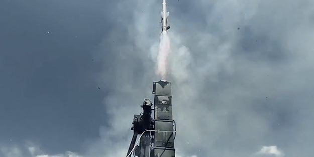 İşte Türkiye'nin yerli S-400'ü! Resmen teslim edildi