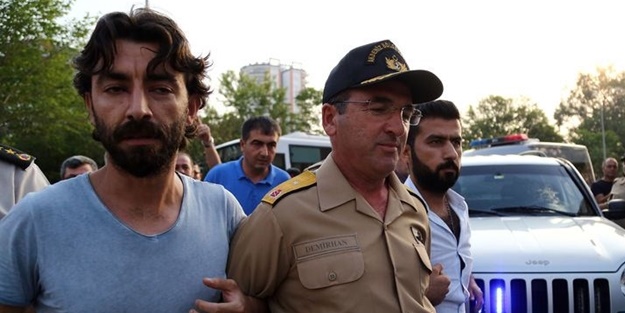 Tutuklanan darbe girişimcisi komutanlar